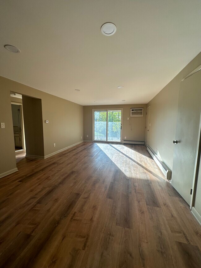 Building Photo - 203 Denrose Dr