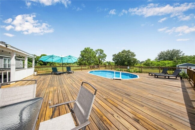 Foto del edificio - 755 N Quebrada St