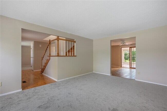 Foto del edificio - 7072 Cliffstone Dr