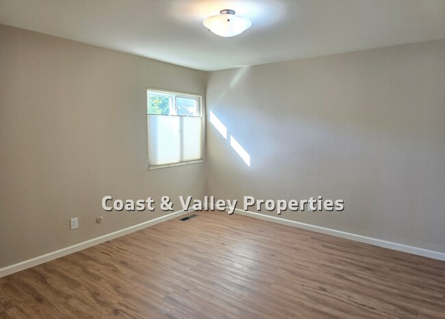 Foto del edificio - King City home for RENT!!!