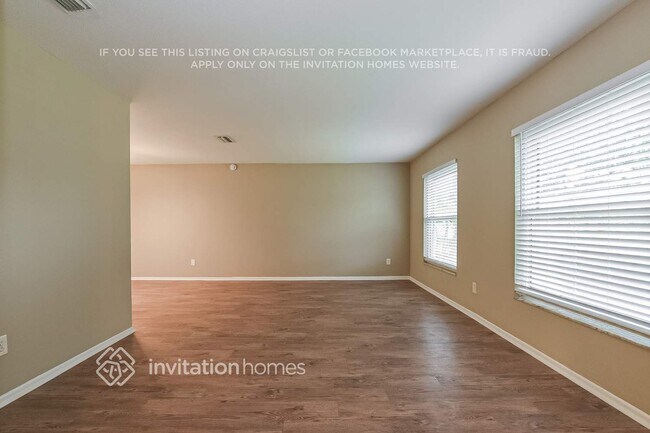 Foto del edificio - 7314 Tree Ln