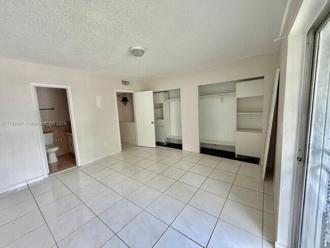 Foto del edificio - 2415 NW 11th St