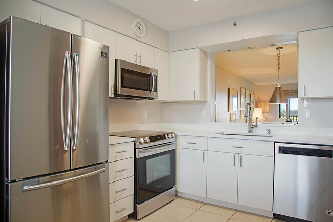 Building Photo - 14426 Amberly Ln