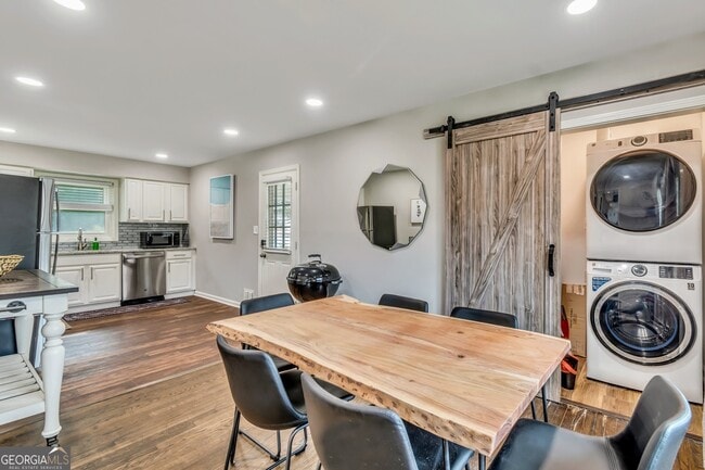 Foto del edificio - 597 South Gordon Rd SW