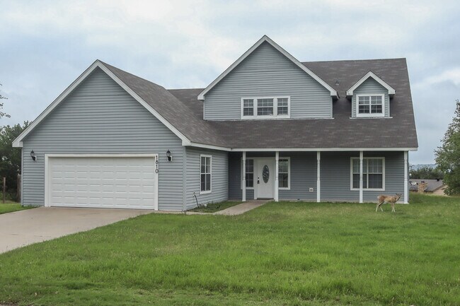 Building Photo - 1810 Mesa Oaks Cir