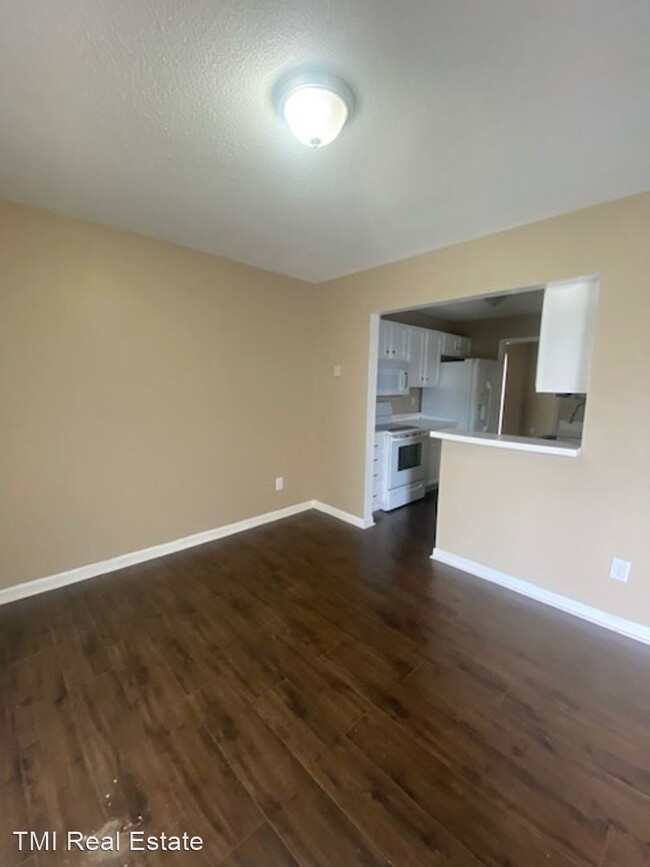 Building Photo - 2 br, 2.5 bath House - 6227 Crest Green Road