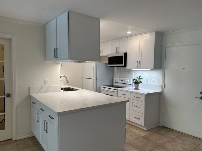 Building Photo - 7777 W 91st St