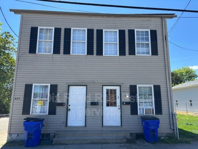 Photo - 829 Maple Ave House