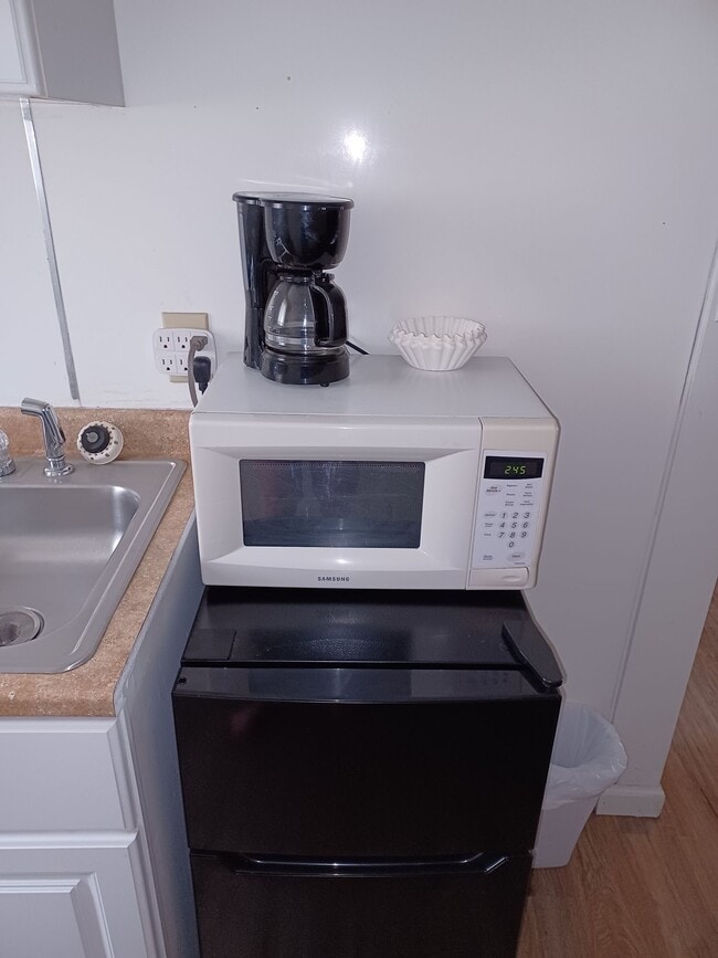 Building Photo - 518 11th St