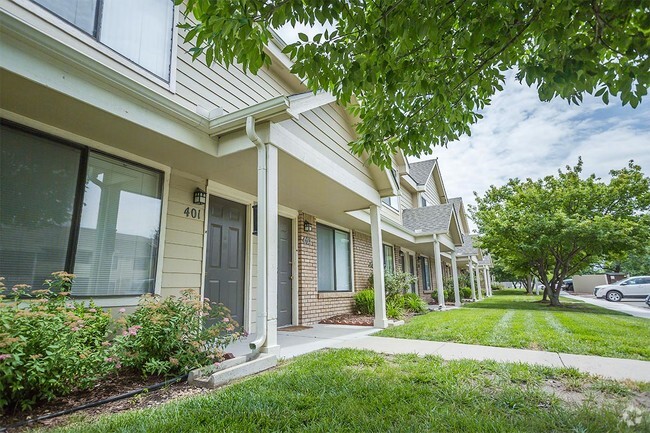 Cross Creek Apartments and Townhomes