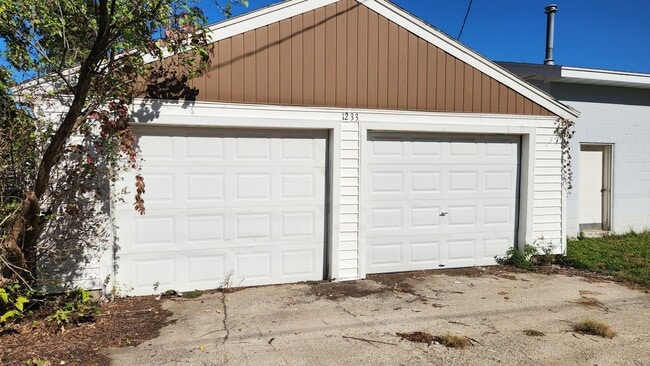 Building Photo - ds1233