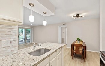 Building Photo - 1706 Ascot Way