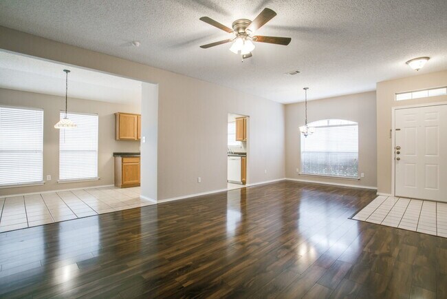 Foto del edificio - 6705 W Lynn Creek Dr