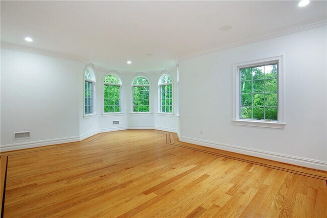 Foto del edificio - 193 Saxon Wood Rd
