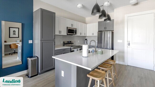 Building Photo - 400 Crawford St