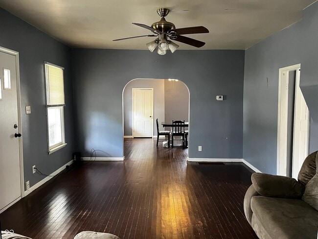 Building Photo - 315 Chambers St