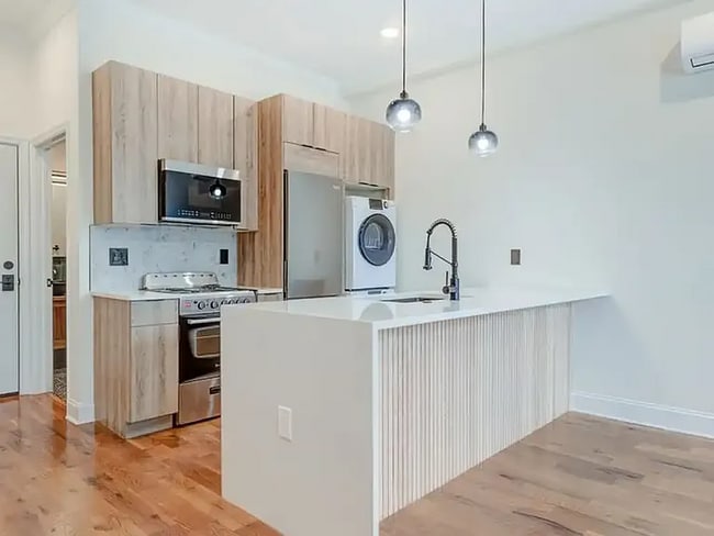 Photo - 2841 W Diamond St Apartment