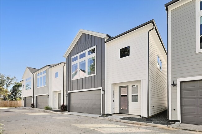 Building Photo - 107 W Whitney St