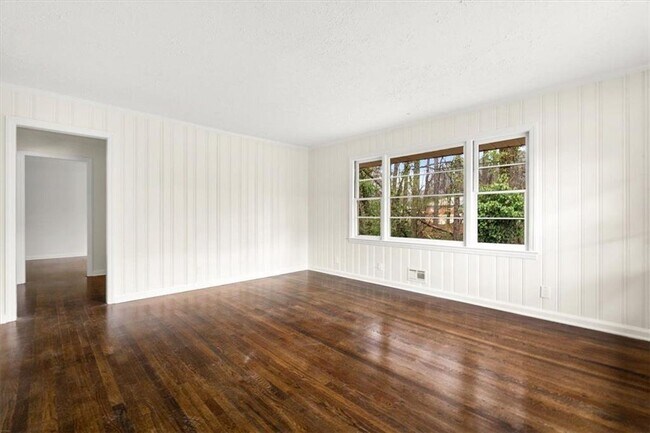 Foto del edificio - 1451 Belmont Ave