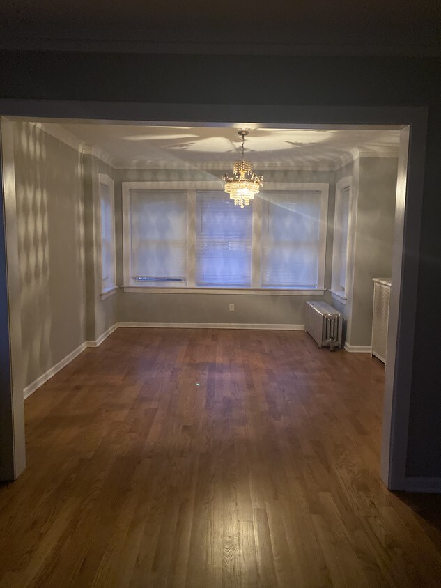 Living room - 1305 E 73rd St