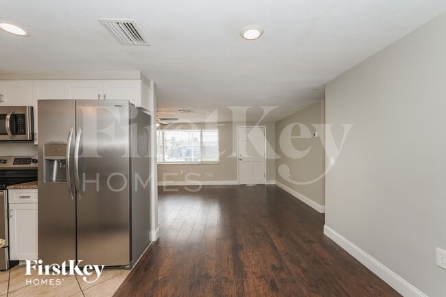 Building Photo - 3625 Galway Dr