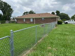 Building Photo - 2701 Fairfield Ave