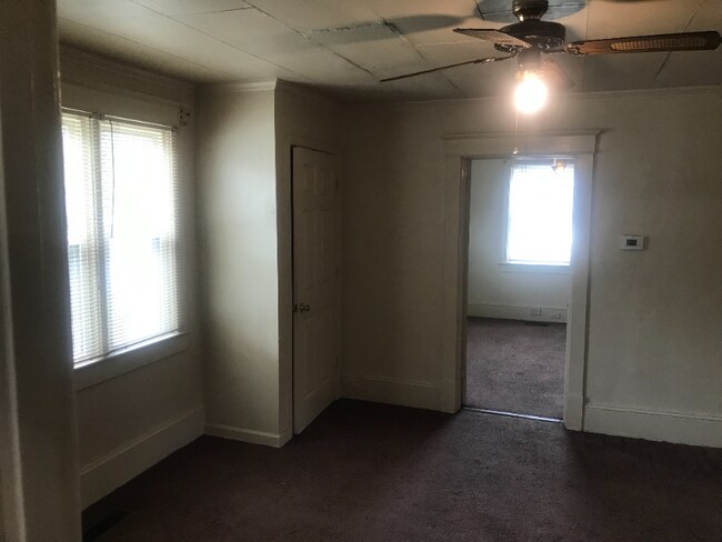 Building Photo - 1106 N George St