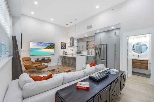 Photo - 935 Euclid Ave Apartment