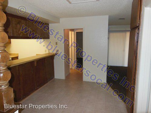 Foto del edificio - 16475 Village Dr