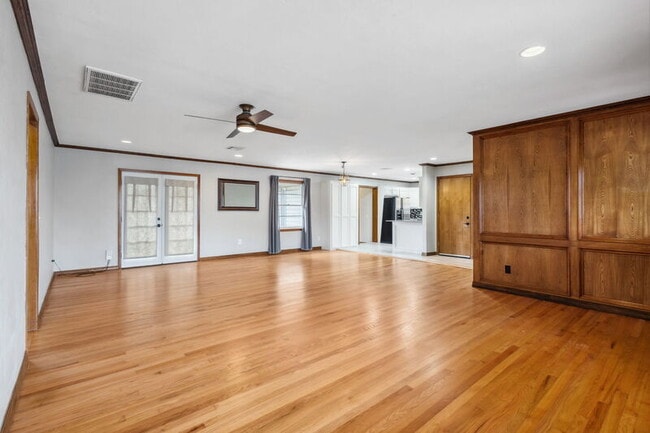 Foto del edificio - 10001 Ridgeview Dr