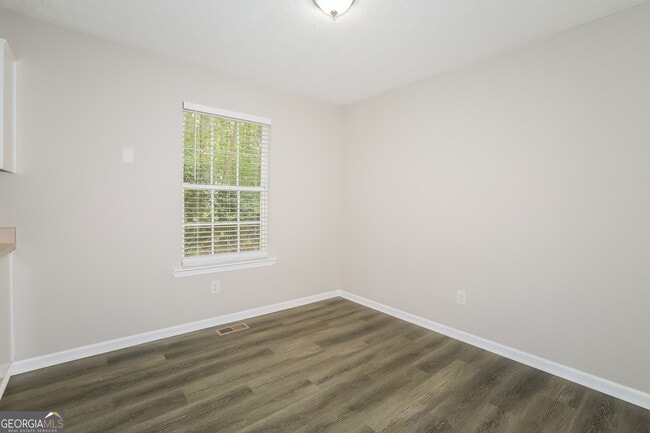 Foto del edificio - 6530 River Hill Dr