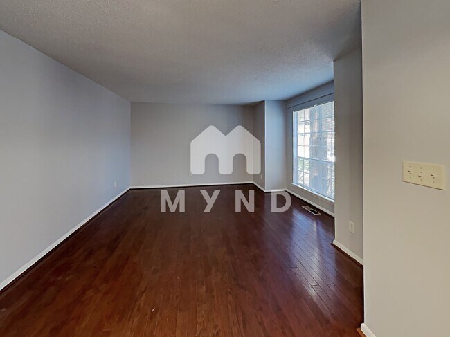 Foto del edificio - 528 Lasalle Ln