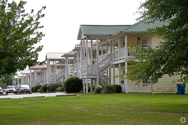 Foto del edificio - Lee Village