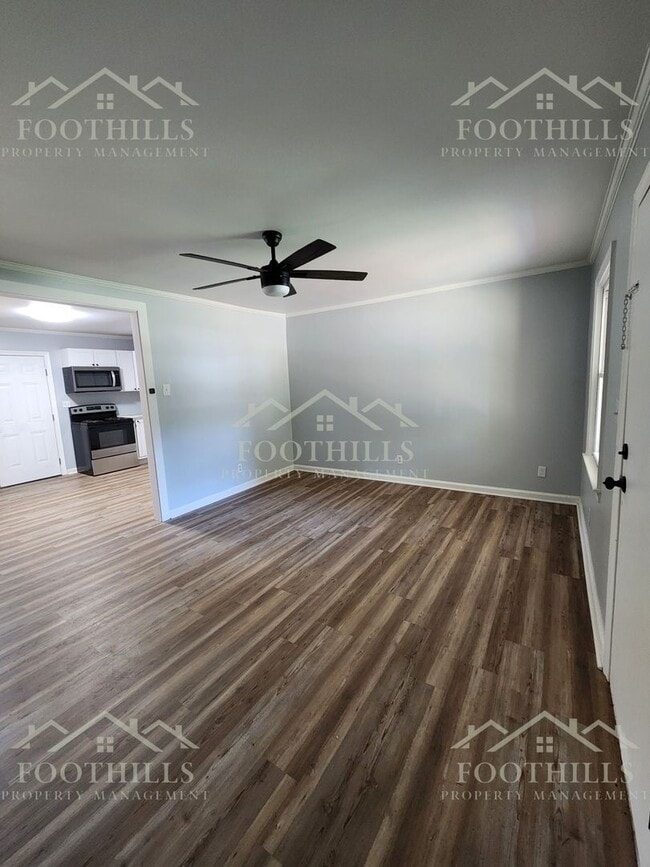 Foto del edificio - 3311 Berry Ln