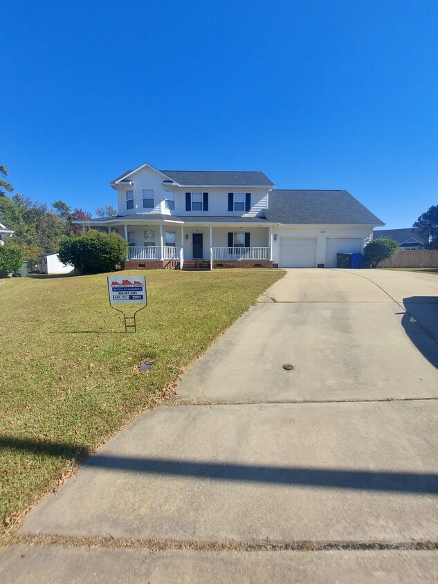 Primary Photo - WOODCHASE