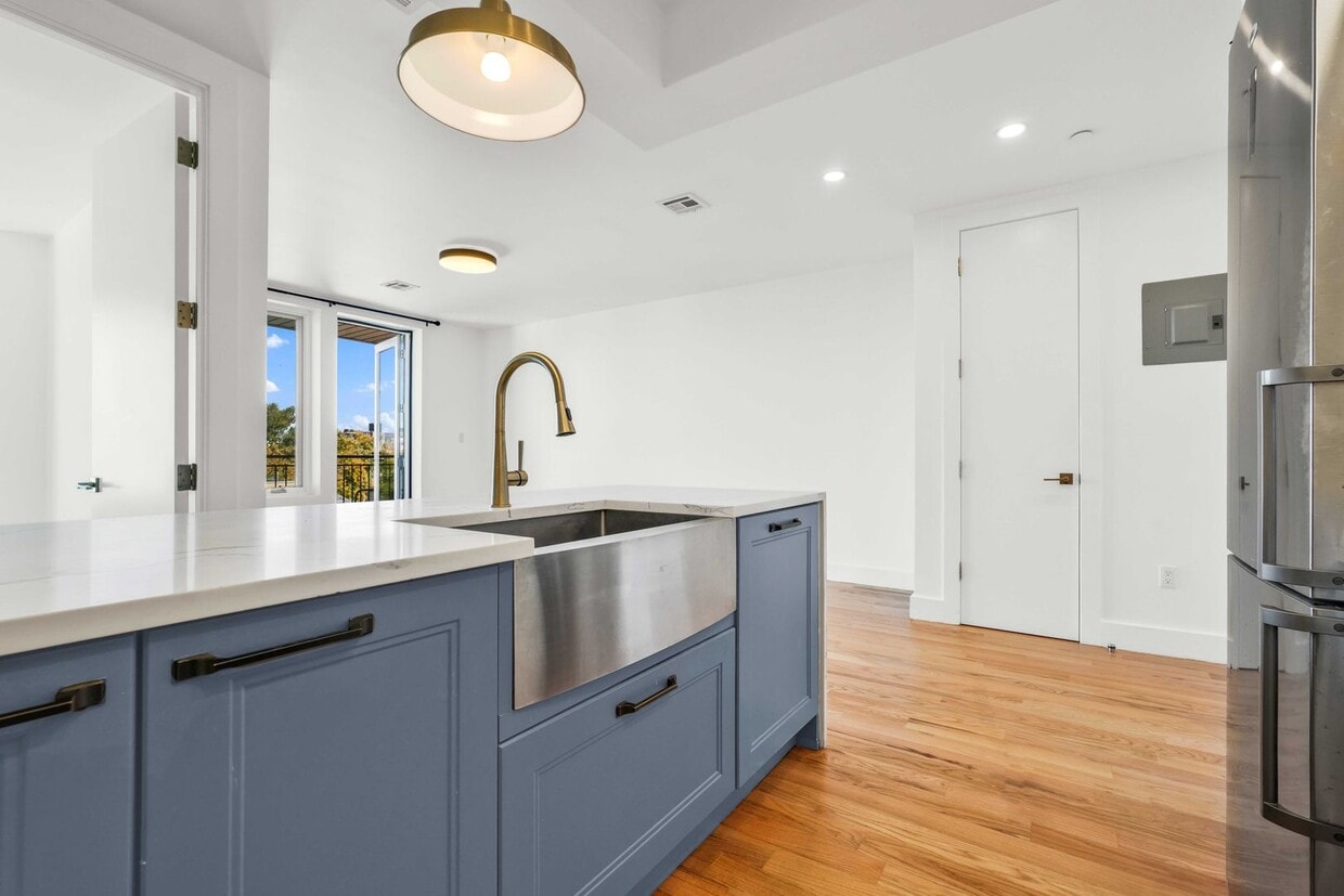 Foto principal - 627 DeKalb Ave