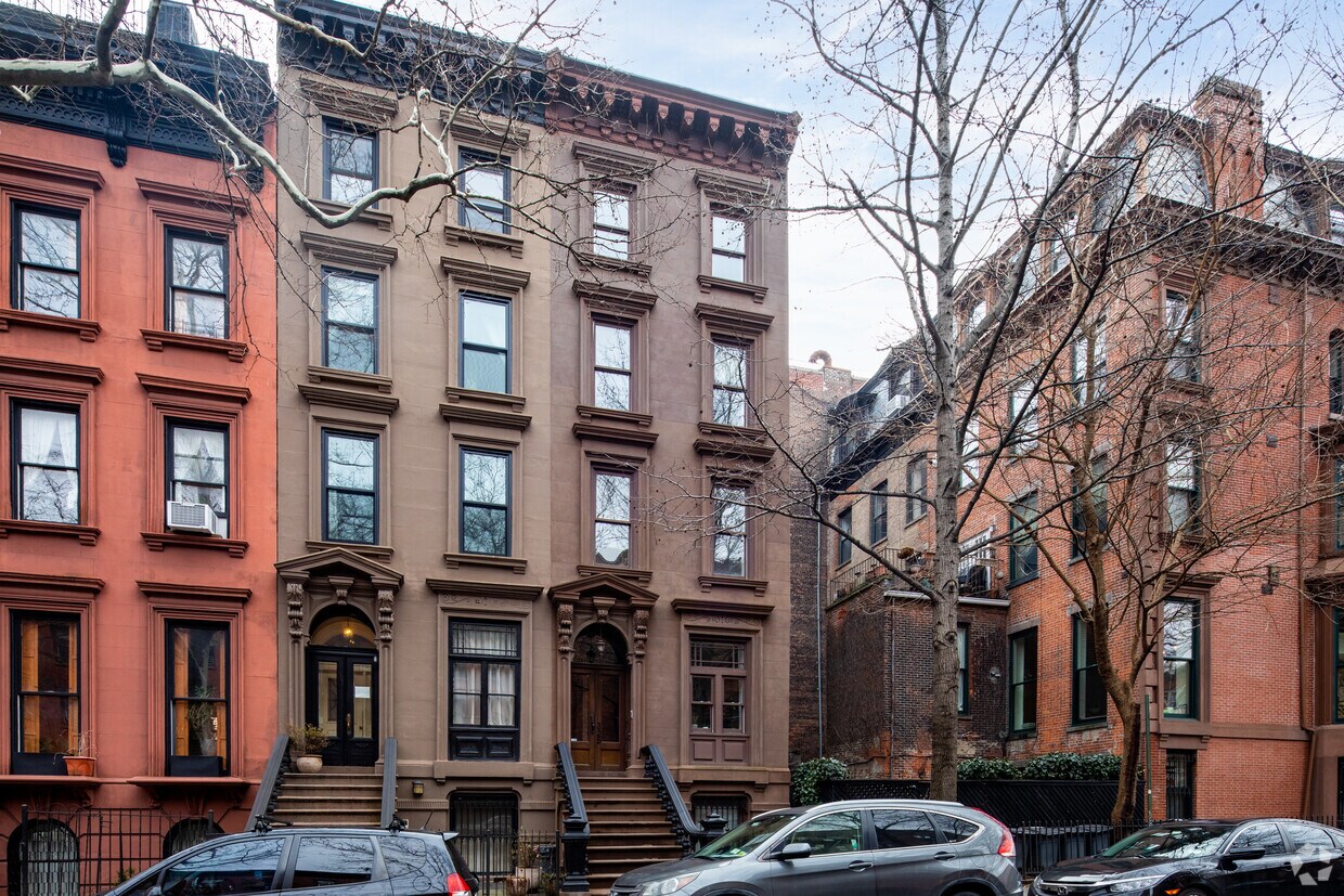 Building Photo - 325 Carlton Ave