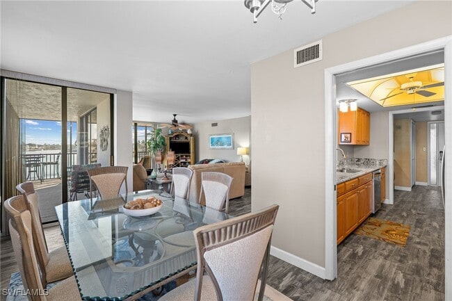 Building Photo - 10420 Gulf Shore Dr