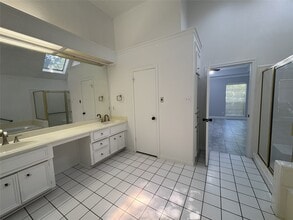 Building Photo - 3203 Woodland View Dr