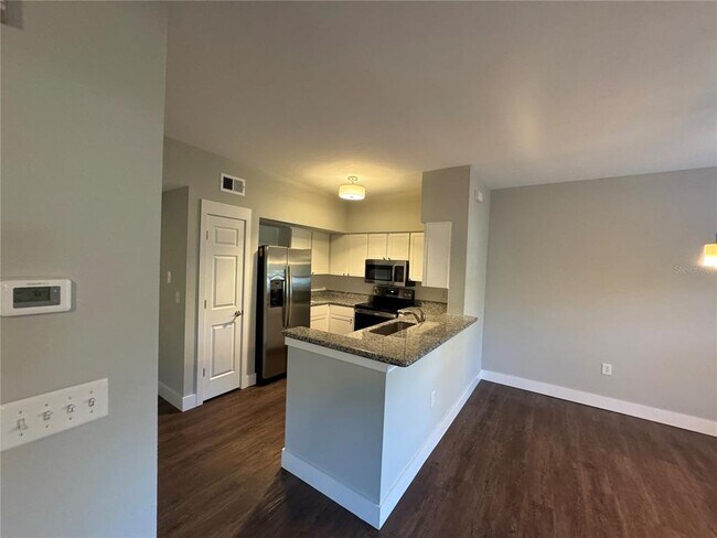 Foto del edificio - 10000 SW 52nd Ave