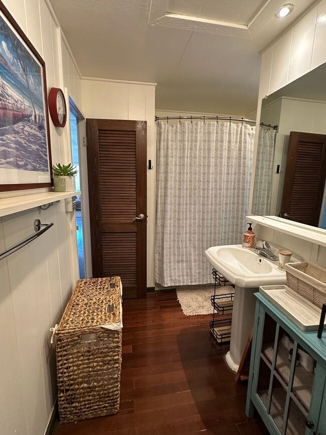 Building Photo - 2BR/2BA House fully furnished with view