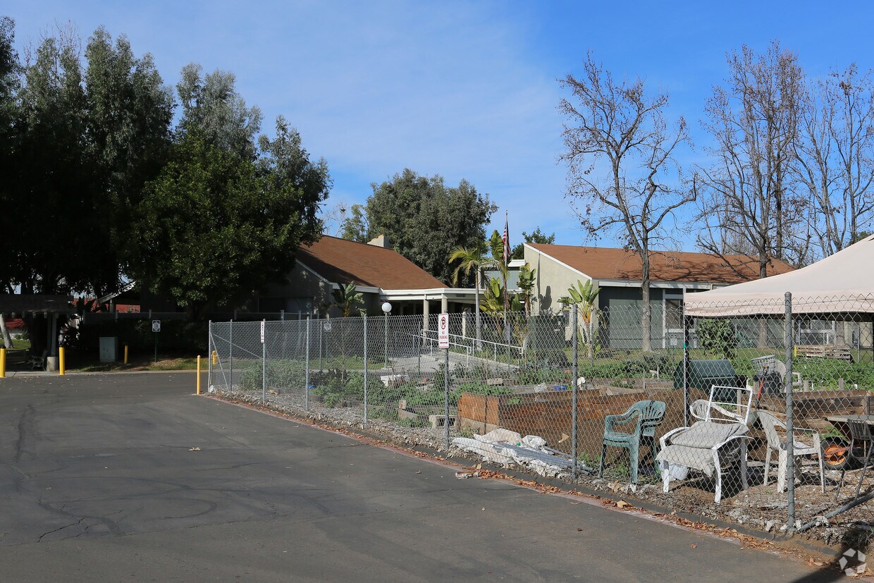 Lakeside Gardens Apartments Lakeside, CA