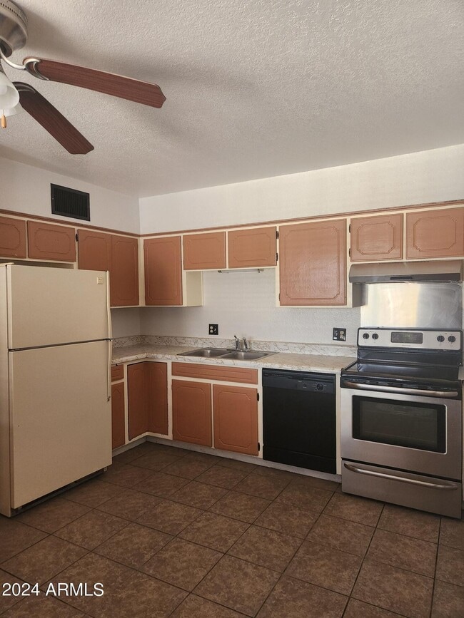 Building Photo - 4933 Marconi Dr