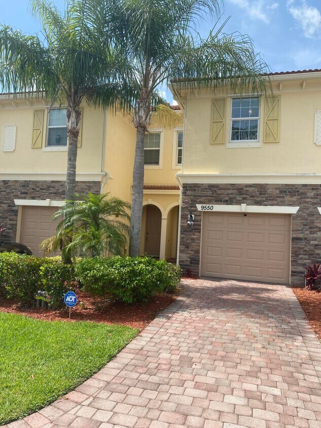 9550 SW Purple Martin Way, Stuart, FL 34997 Townhome Rentals in