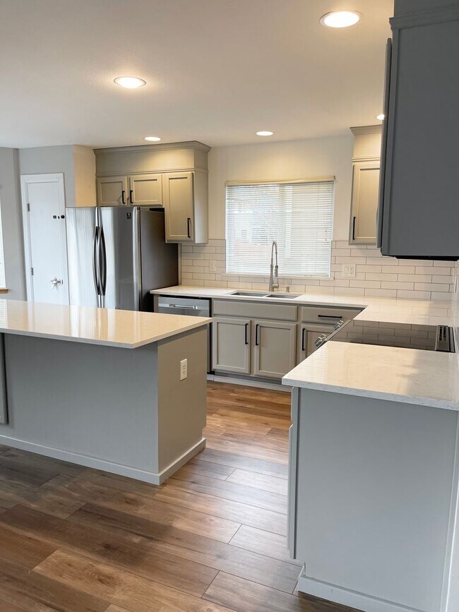 Foto del edificio - 4bd/2.5ba Renton Home