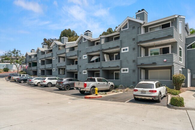 Building Photo - 2 Bedroom, 2 Bathroom Condo for Rent – Che...