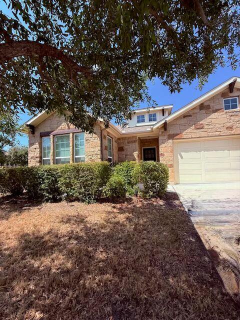 Building Photo - 637 Palmilla St