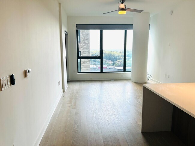 Foto del edificio - 1650 Silver Hill Dr