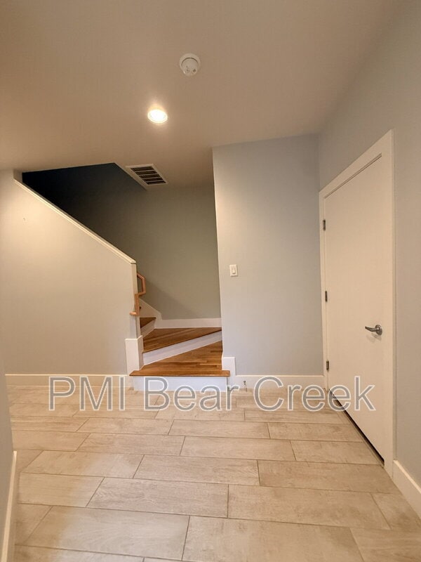 Building Photo - 4618 Nichols St