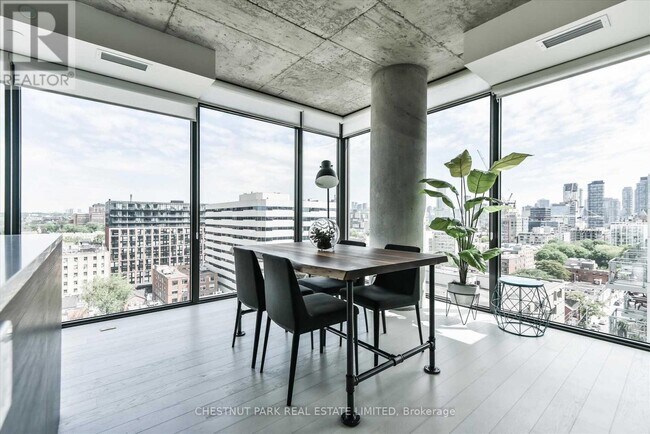 Photo du bâtiment - 111 Bathurst St